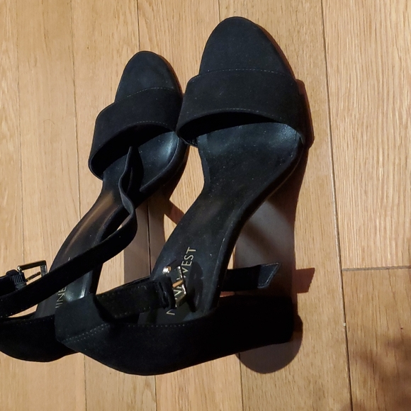 Like new black Nine West high block heel sandals with ankle strap 8.5M/38.5 euro - Picture 2 of 5